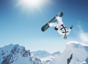 开云足球直播-当安第斯雄鹰遇上阿尔卑斯节奏—厄瓜多尔对阵尤文，阿拉巴如何用音乐性掌控全场