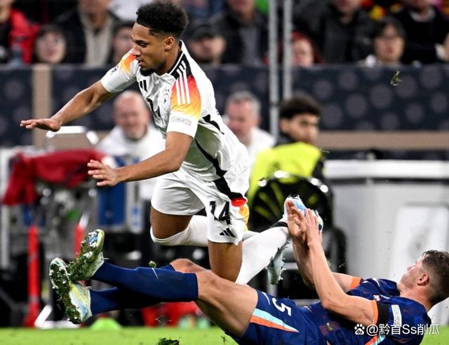 荷兰队遭遇意外失利，无缘欧国联半决赛