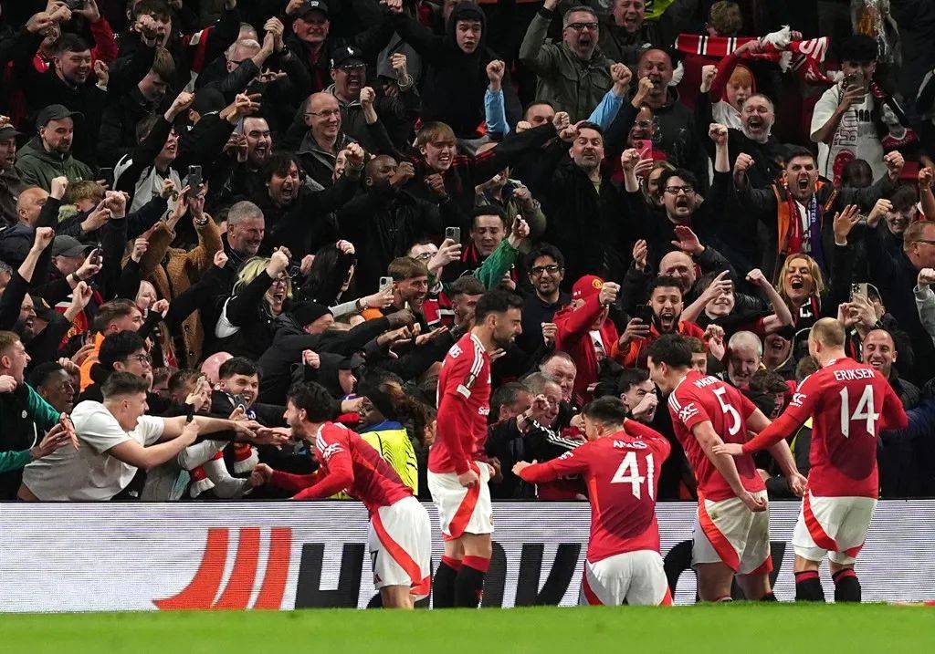 曼联鏖战瓦伦西亚，马尔基尼奥斯绝境逆转的简单介绍