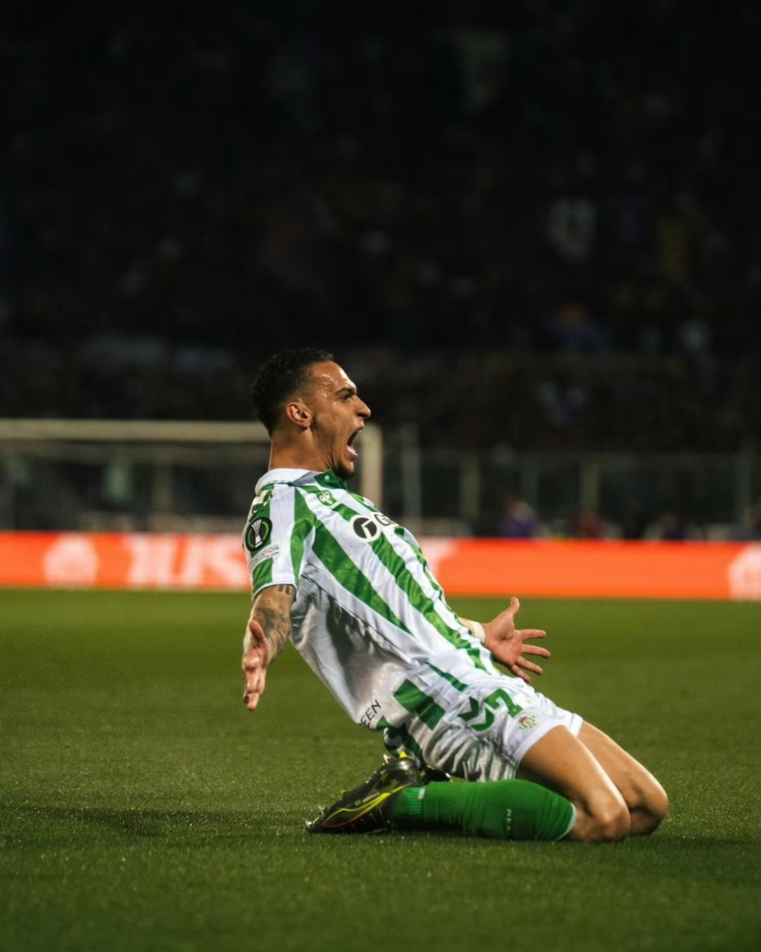 关于科罗内尔逆转战胜皇家贝蒂斯，客场获胜的信息