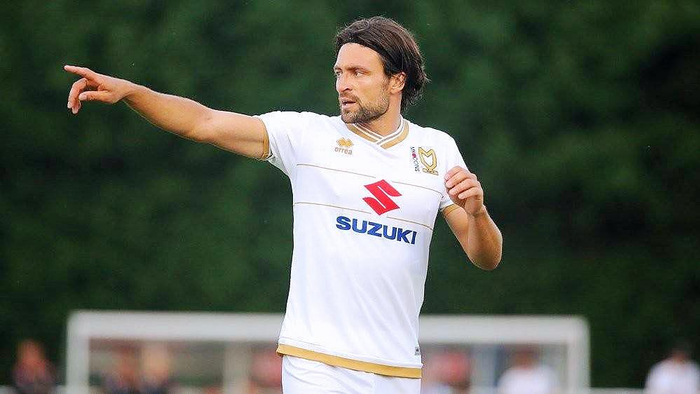 米尔顿凯恩斯客场告捷,取得关键三分 米尔顿凯恩斯客场告捷,取得关键三分