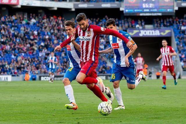 关于马德里双雄在联赛对决中上演激烈对抗的信息