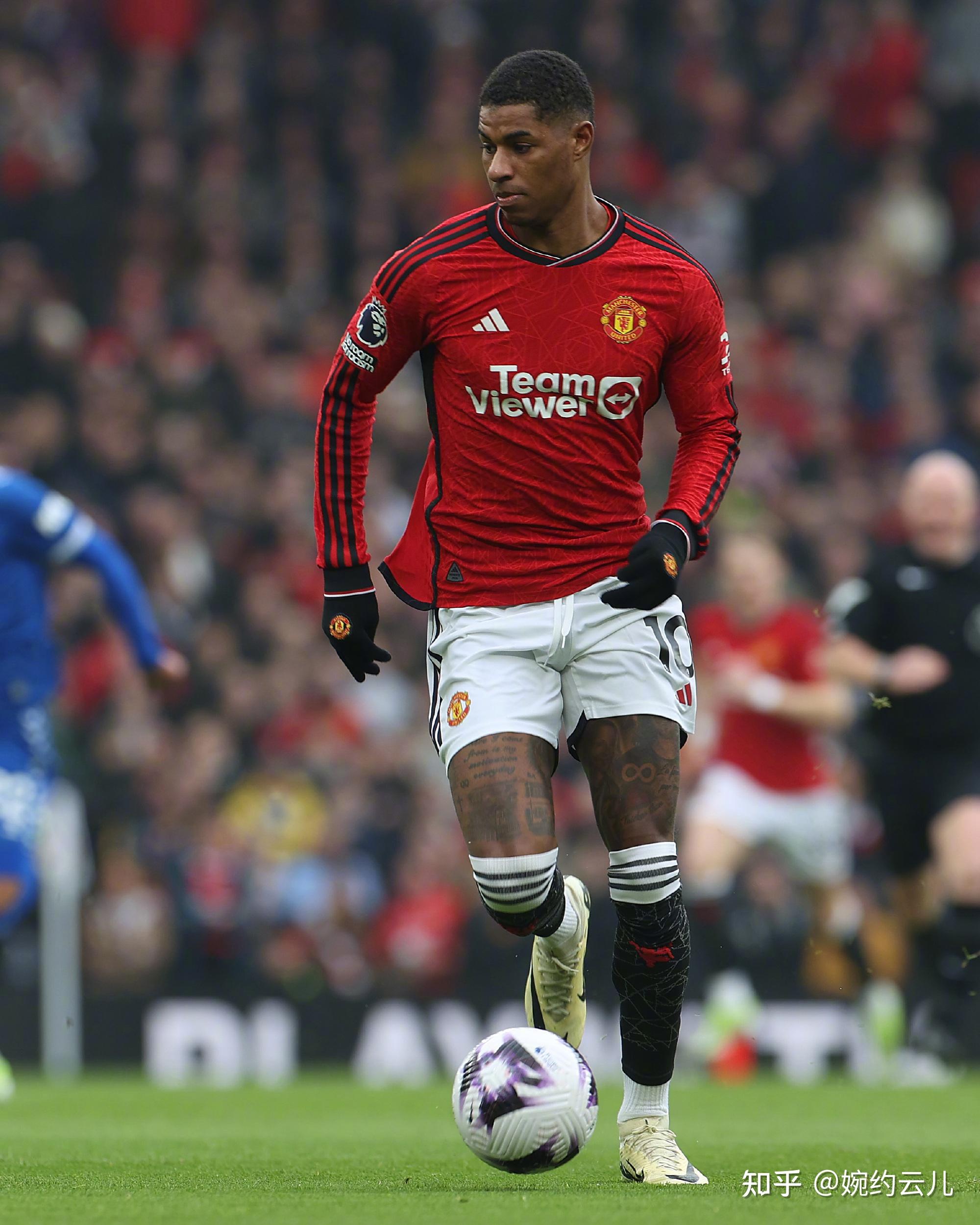 曼联客场2-0击败埃弗顿,重返前四位置 曼联客场2-0击败埃弗顿,重返前四位置