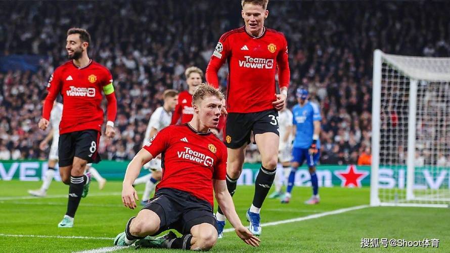 曼联客场2-0击败埃弗顿,重返前四位置 曼联客场2-0击败埃弗顿,重返前四位置