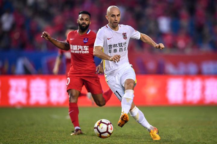 重庆惊艳：亚泰被逆转，重返争夺区！的简单介绍