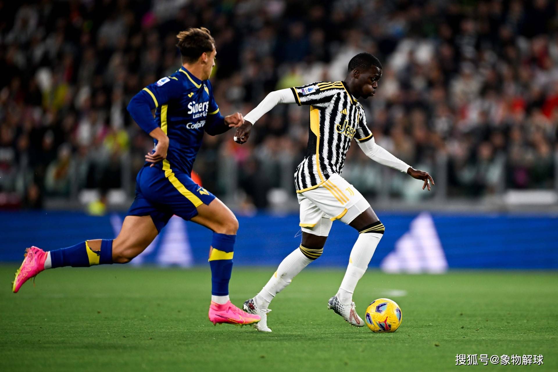 尤文图斯攻防俱佳,称霸联赛 尤文图斯攻防俱佳,称霸联赛