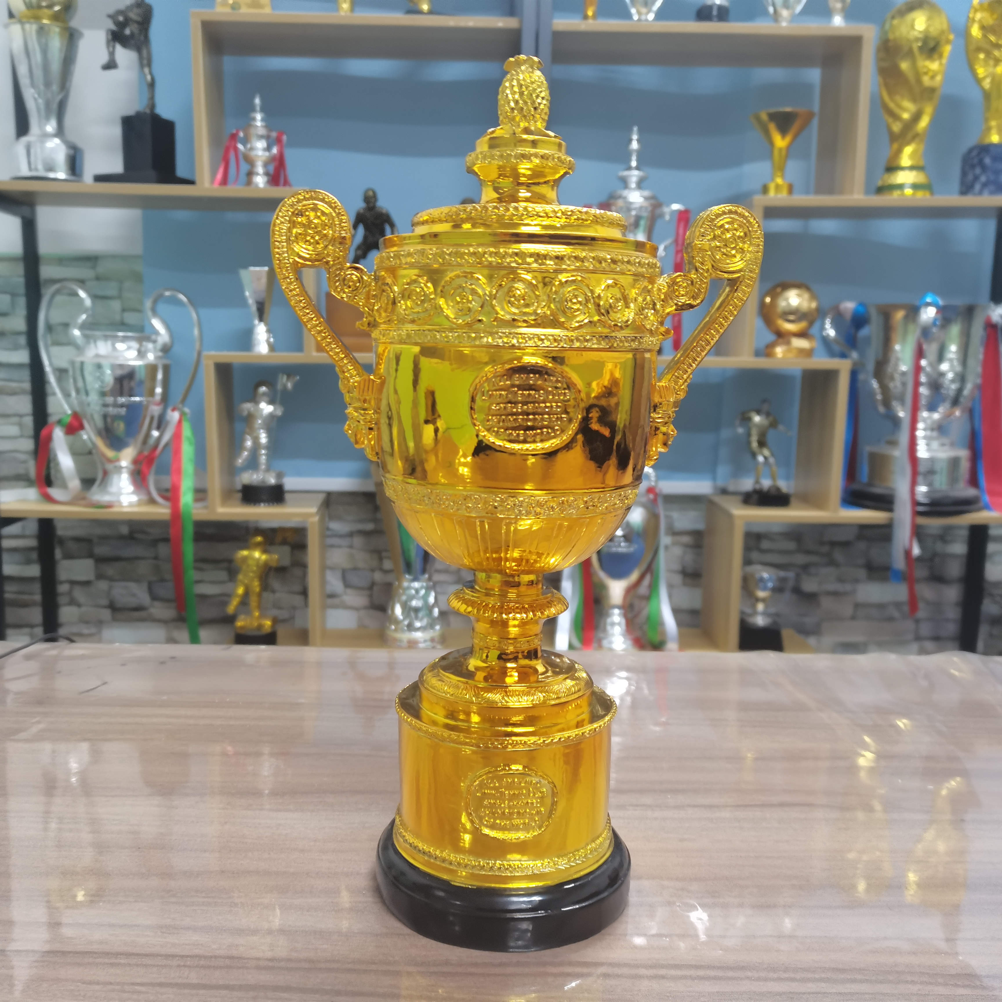 包含澳大利亚网球队逆转美国网球队，纳达尔关键制胜的词条