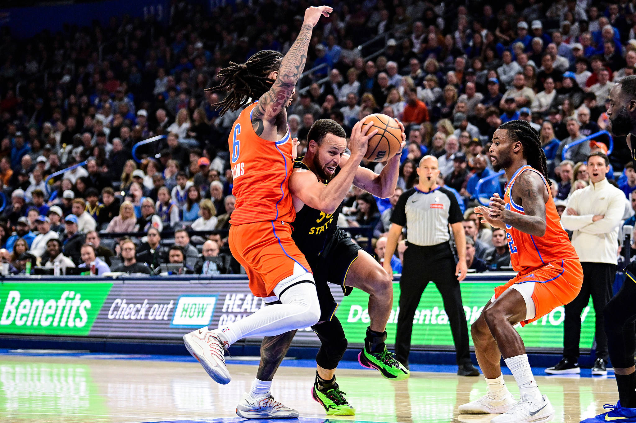 马刺翻盘雷霆,库里扛起全队 马刺翻盘雷霆,库里扛起全队