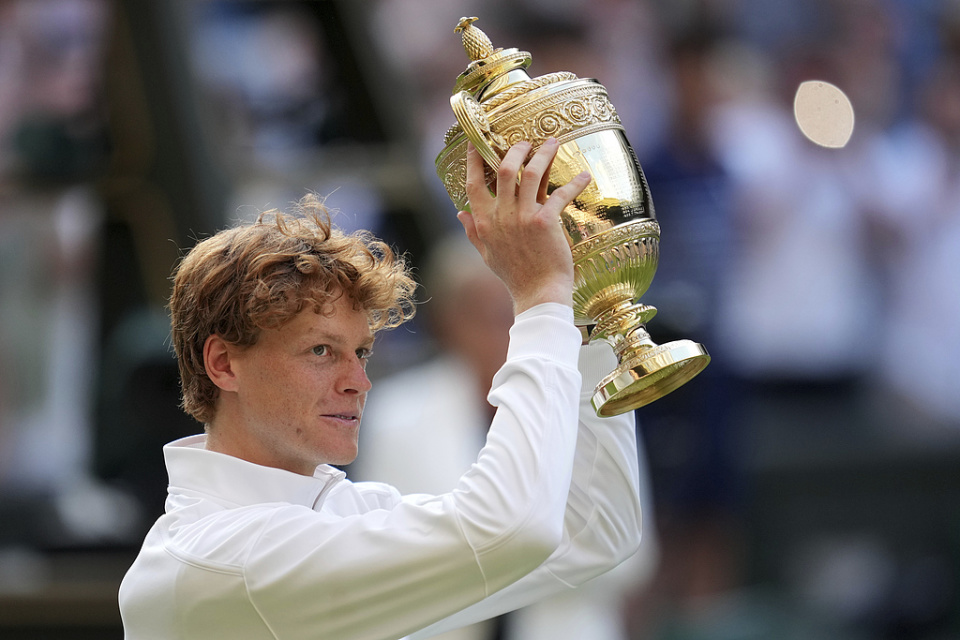 温网逆转ATP总决赛，辛纳高光表现