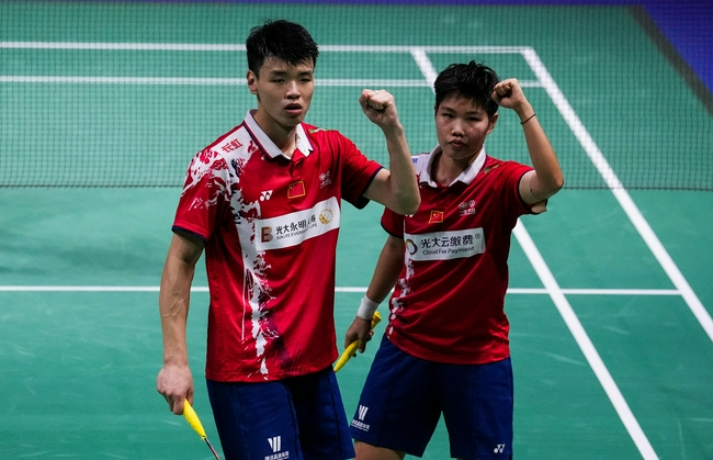 包含中国队碾压丹麦队，黄鸭组合高光表现的词条