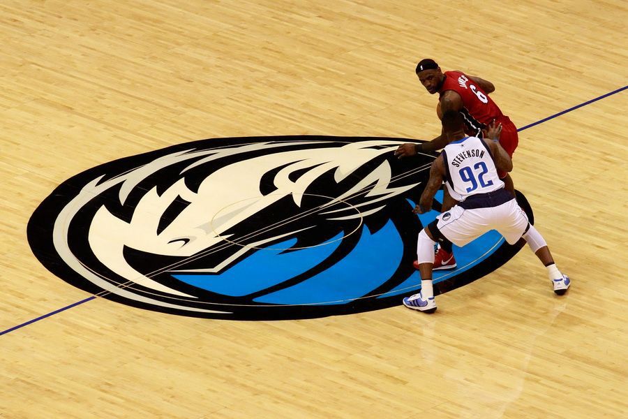 关于哈斯车队绝杀梅赛德斯，佩雷兹状态火热的信息