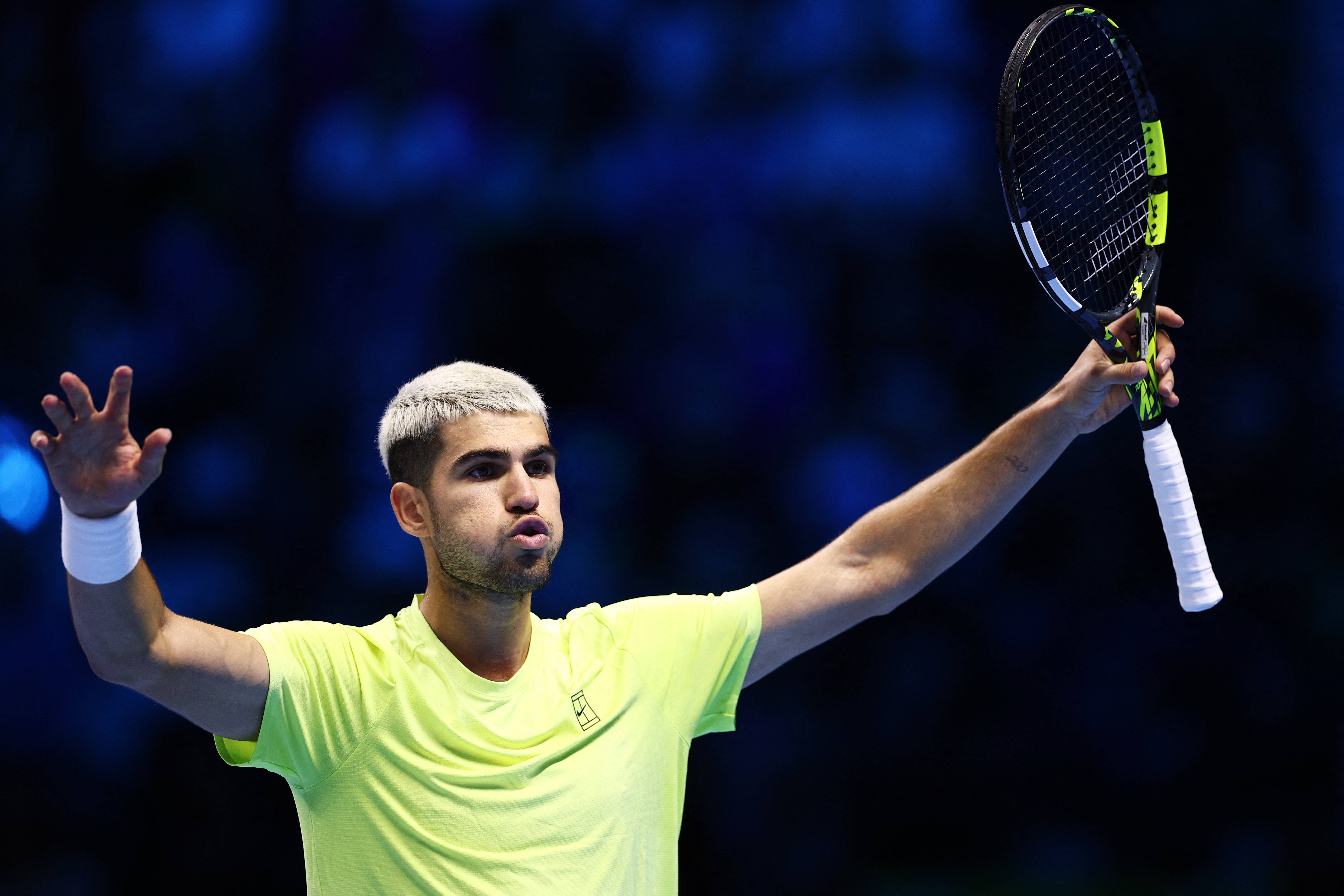 包含拉沃尔杯翻盘澳网，阿尔卡拉斯状态火热的词条