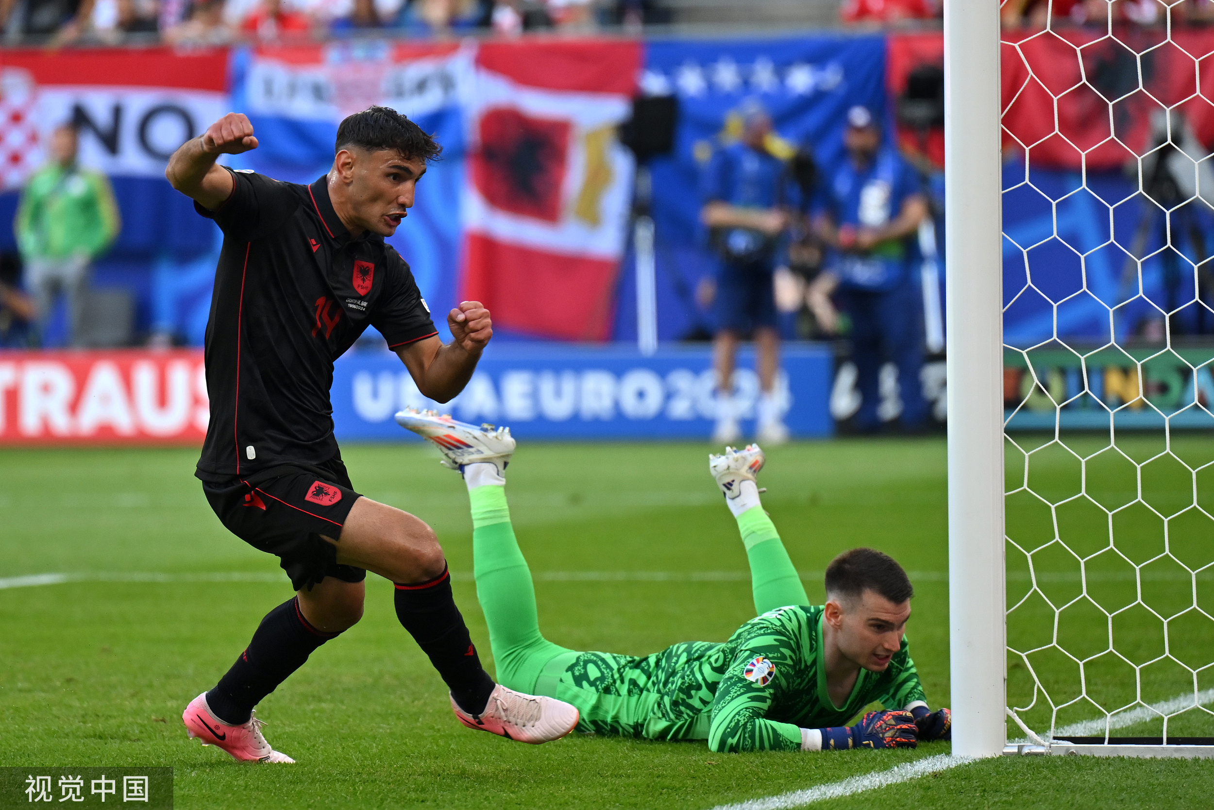 尤文碾压塞维利亚,迪马利亚带队取胜 尤文碾压塞维利亚,迪马利亚带队取胜