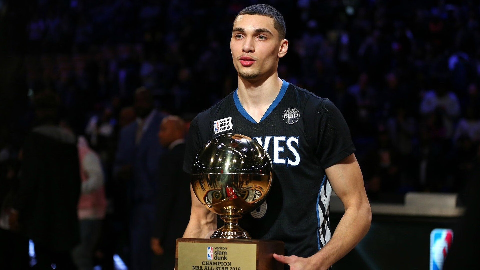 赛道之巅，贝恩的绝对统治，F1年度争冠之夜诞生新王